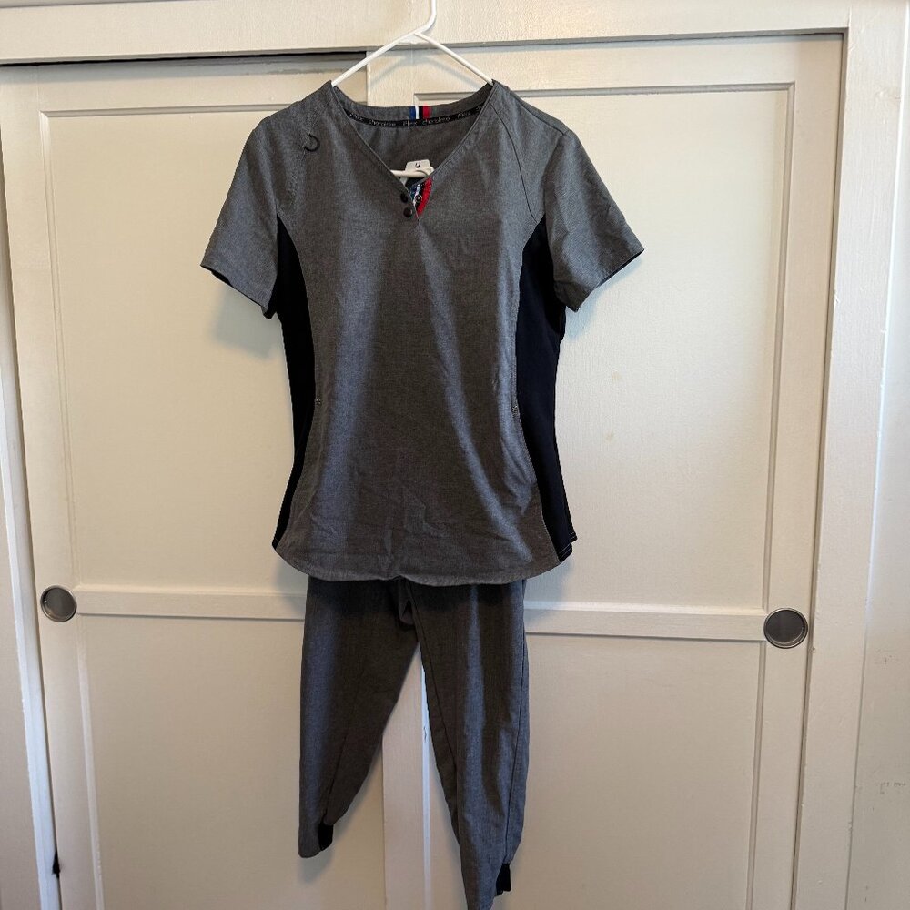 Cherokee iFlex Scrub Set - Size Top M/ Bottom Petite M